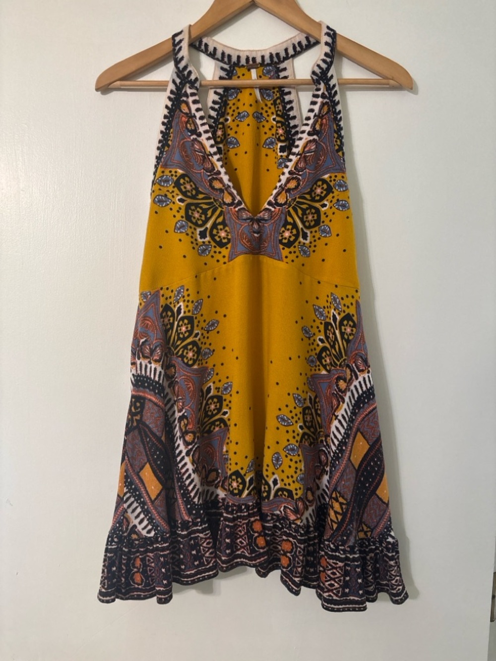 Free People V-Neck Mini Dress Mustard Yellow Size XS Boho Festival Trapeze - Picture 2 of 12